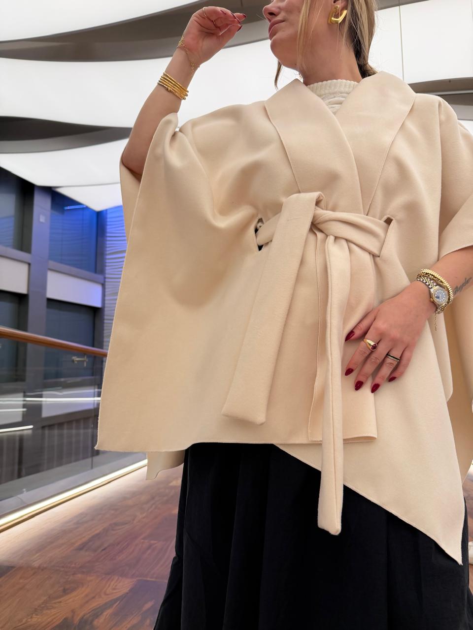 Off-white Iconic Cape